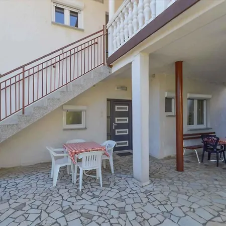 Apartment In With Two-bedrooms 7 Pula