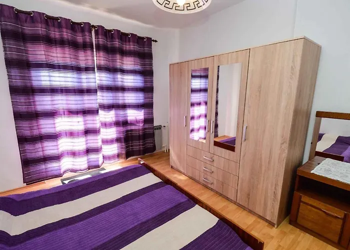 In With Two-bedrooms 7 Apartment