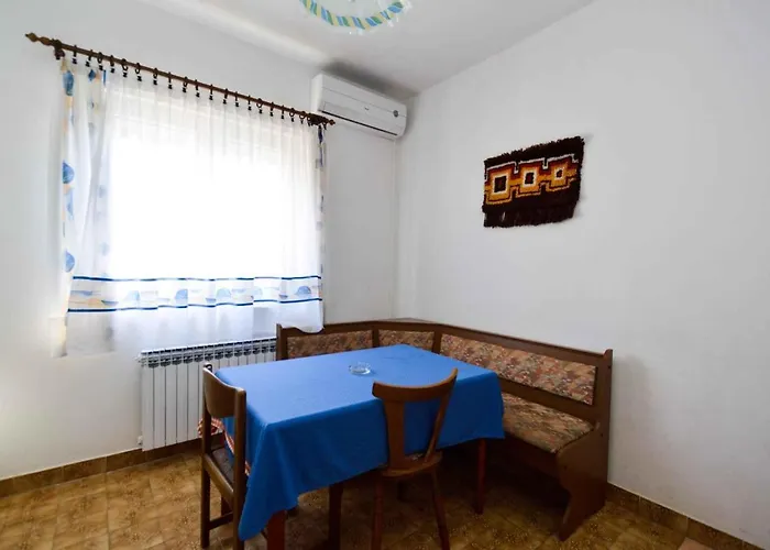 In With Two-bedrooms 7 Apartment *