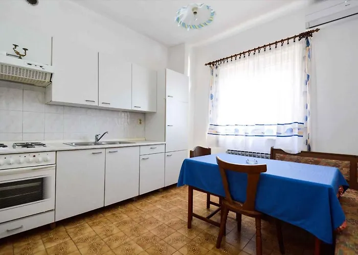 In With Two-bedrooms 7